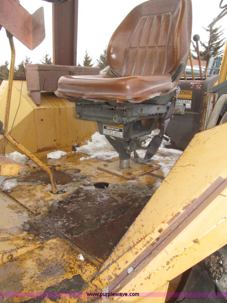 image for item F7239 1986 Case 580 Super E backhoe