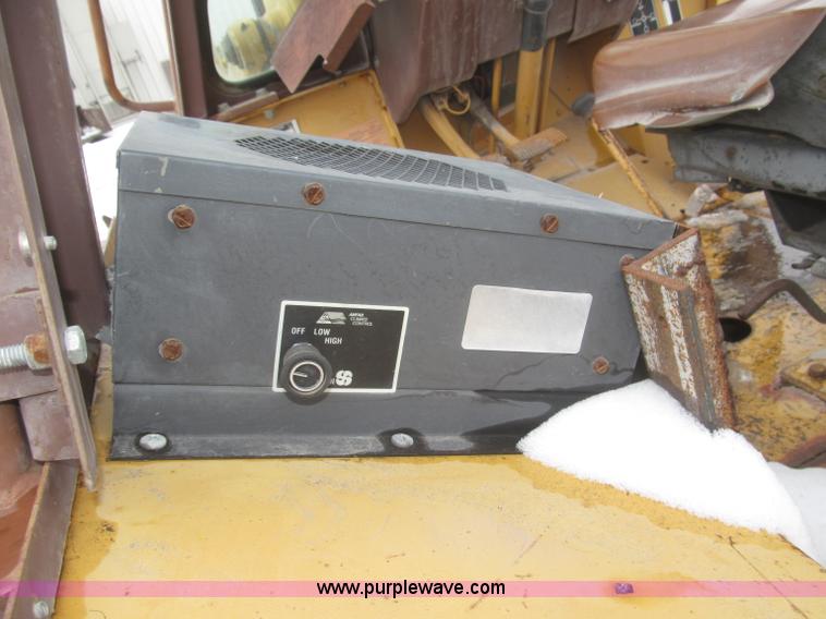 image for item F7239 1986 Case 580 Super E backhoe