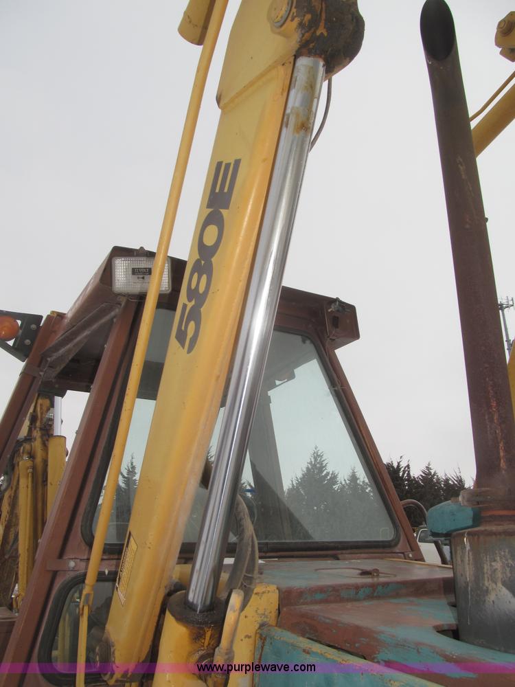 image for item F7239 1986 Case 580 Super E backhoe