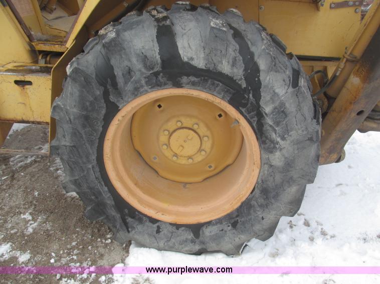 image for item F7239 1986 Case 580 Super E backhoe