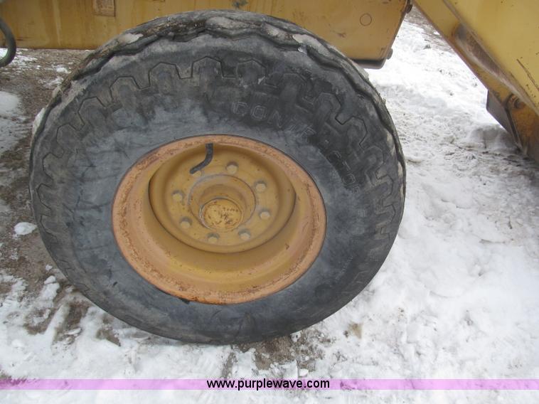 image for item F7239 1986 Case 580 Super E backhoe