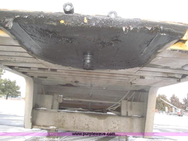 image for item F7242 1987 Dakota Trail-eze LP30T48 trailer