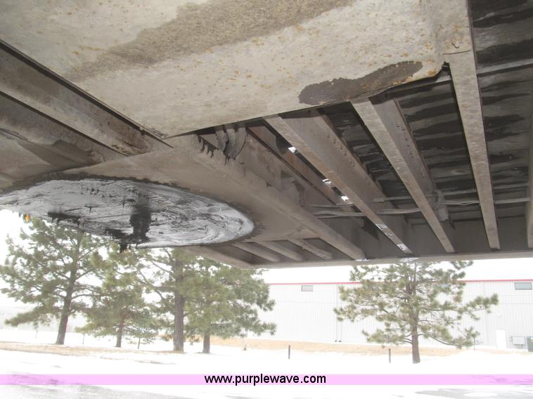 image for item F7242 1987 Dakota Trail-eze LP30T48 trailer