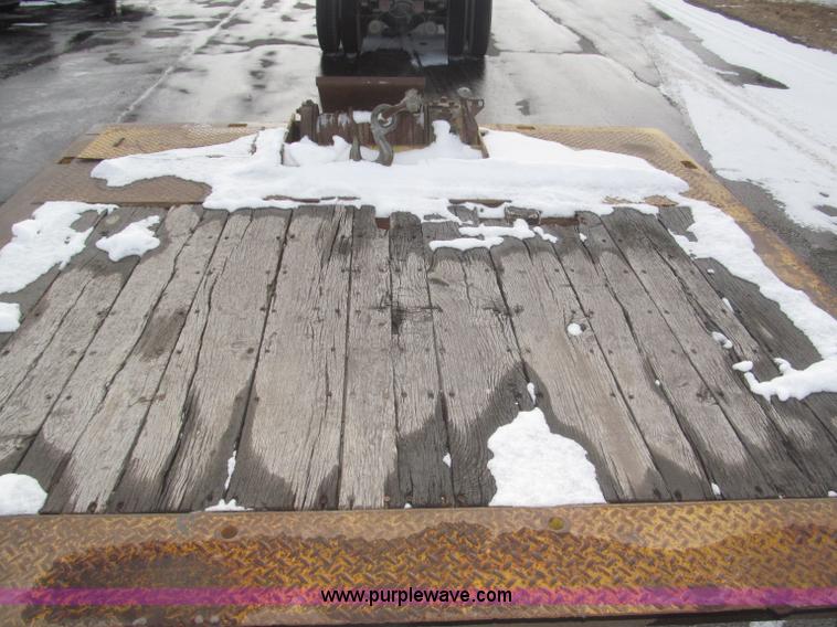 image for item F7242 1987 Dakota Trail-eze LP30T48 trailer