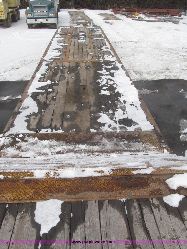 image for item F7242 1987 Dakota Trail-eze LP30T48 trailer