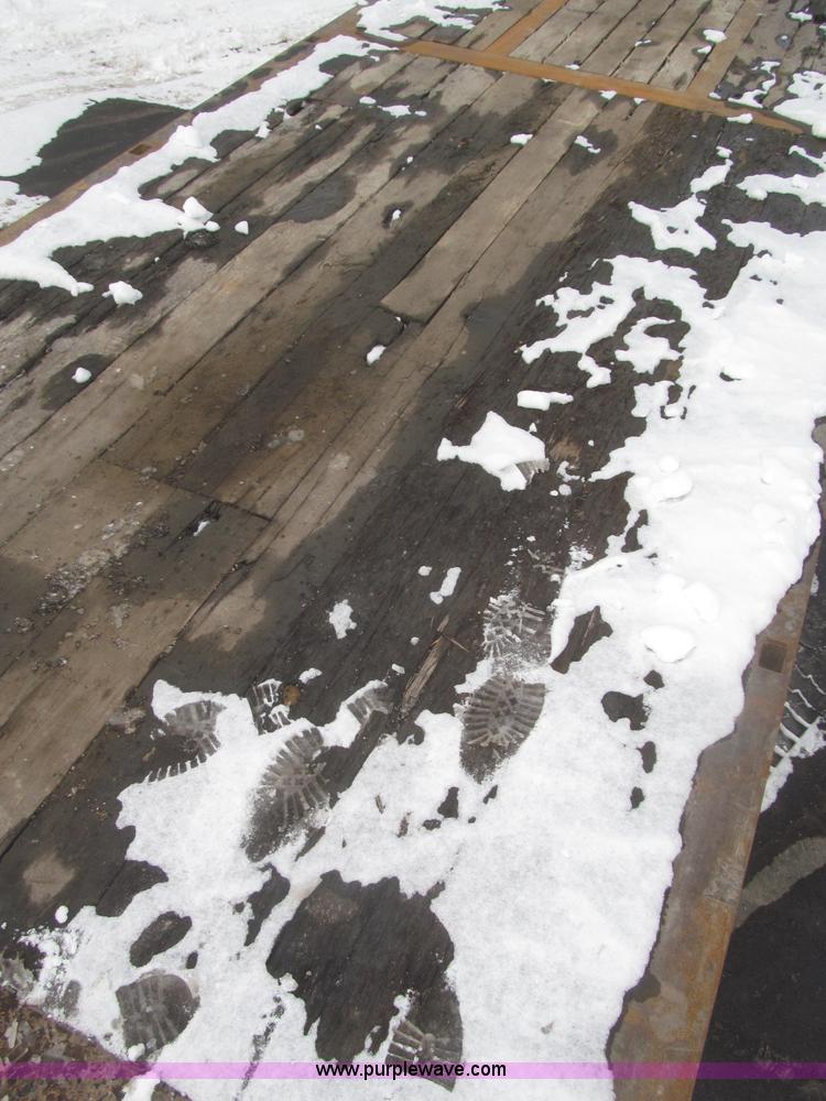 image for item F7242 1987 Dakota Trail-eze LP30T48 trailer