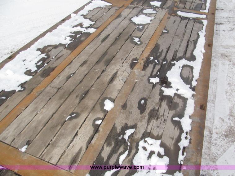 image for item F7242 1987 Dakota Trail-eze LP30T48 trailer