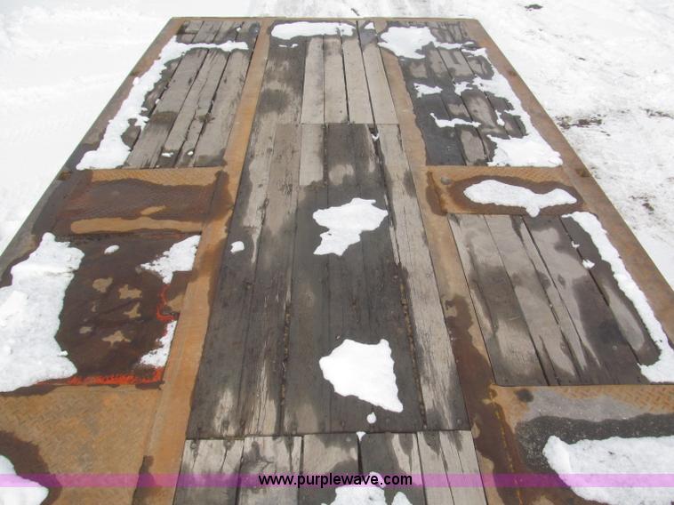 image for item F7242 1987 Dakota Trail-eze LP30T48 trailer