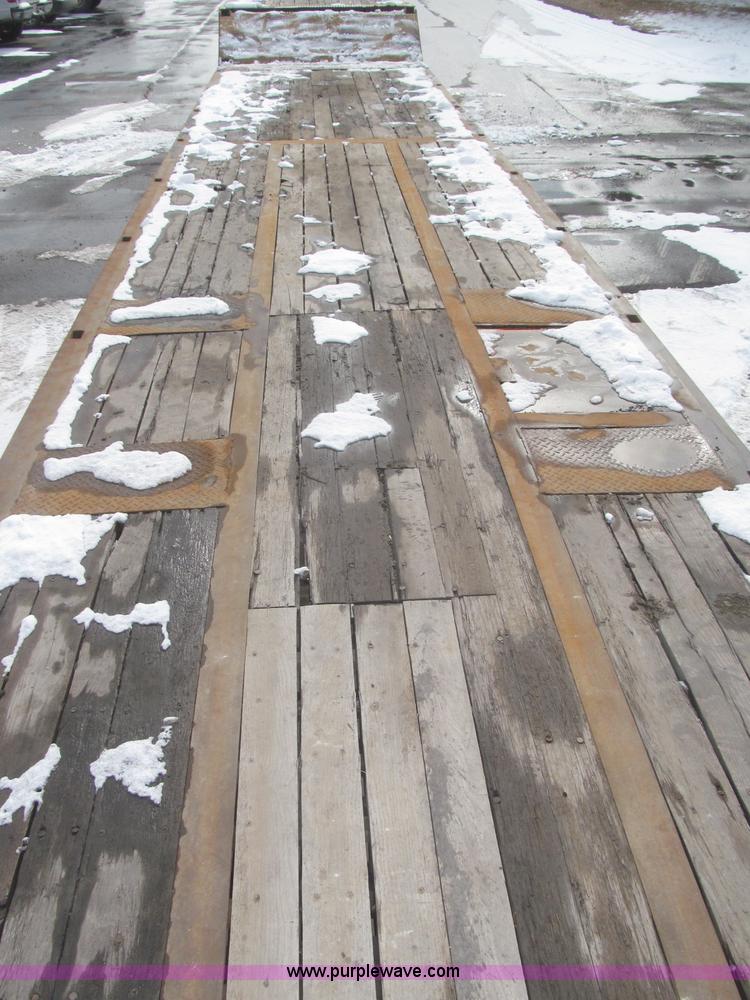 image for item F7242 1987 Dakota Trail-eze LP30T48 trailer