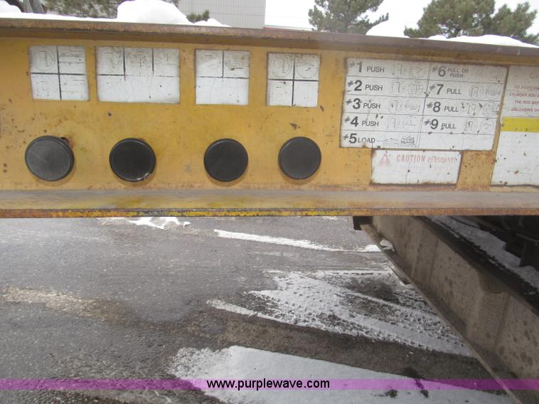 image for item F7242 1987 Dakota Trail-eze LP30T48 trailer