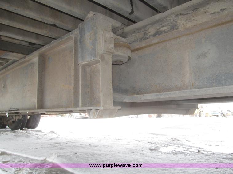 image for item F7242 1987 Dakota Trail-eze LP30T48 trailer