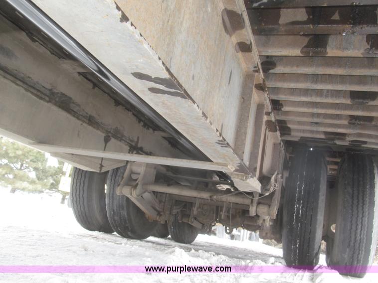 image for item F7242 1987 Dakota Trail-eze LP30T48 trailer