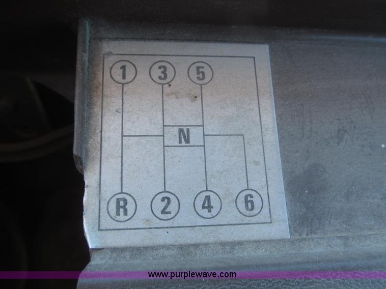 image for item F7249 1989 Mack MS300P truck cab and chassis