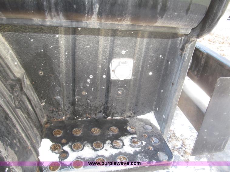 image for item F7249 1989 Mack MS300P truck cab and chassis