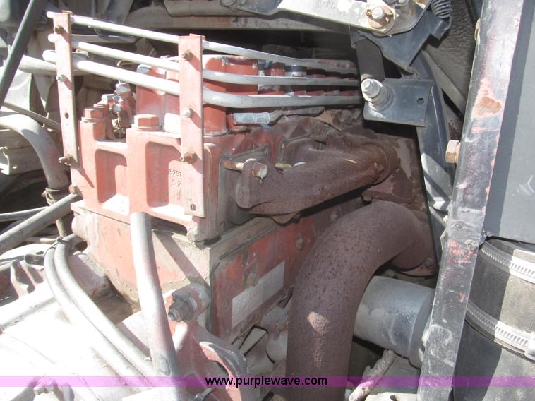 image for item F7249 1989 Mack MS300P truck cab and chassis
