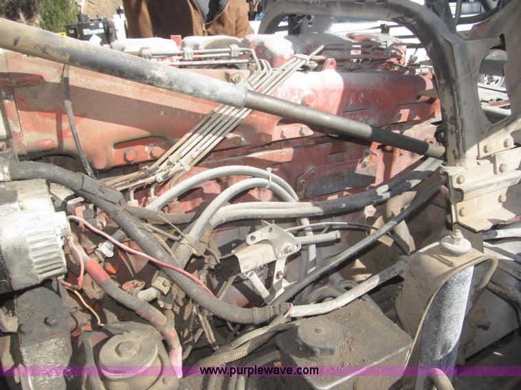 image for item F7249 1989 Mack MS300P truck cab and chassis