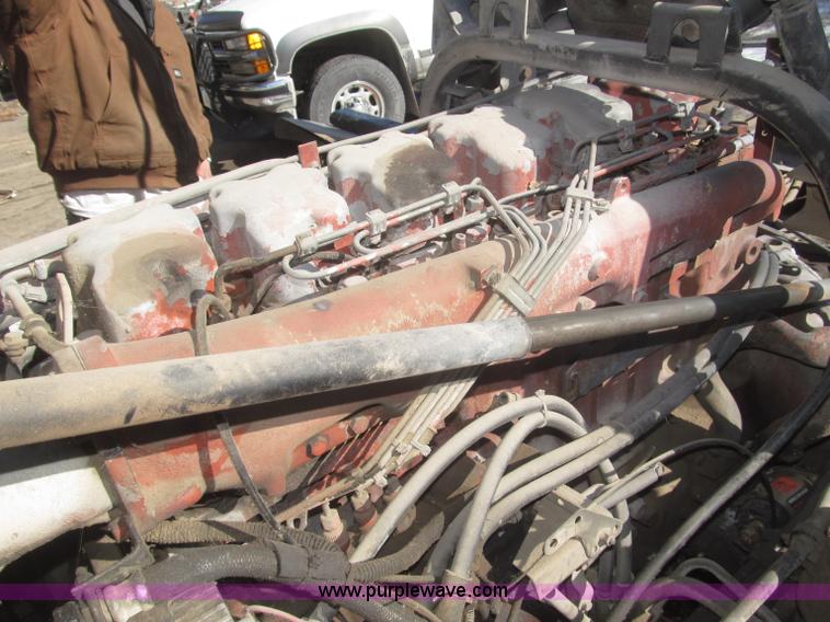 image for item F7249 1989 Mack MS300P truck cab and chassis