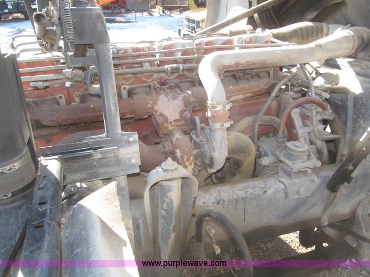 image for item F7249 1989 Mack MS300P truck cab and chassis