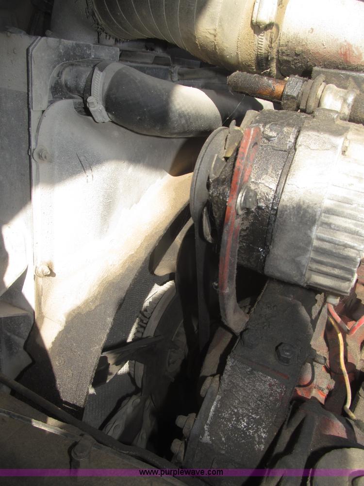 image for item F7249 1989 Mack MS300P truck cab and chassis