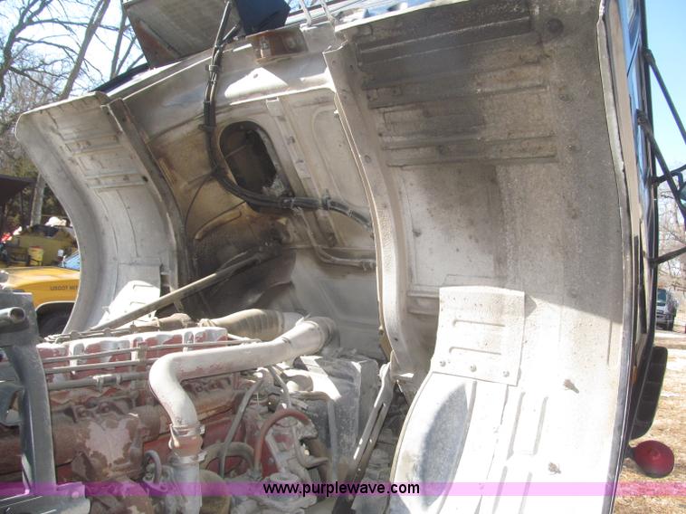 image for item F7249 1989 Mack MS300P truck cab and chassis