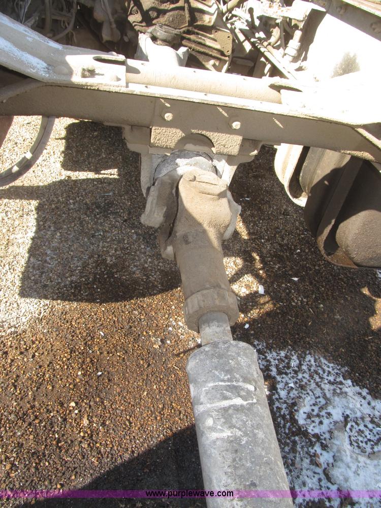 image for item F7249 1989 Mack MS300P truck cab and chassis