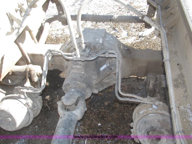 image for item F7249 1989 Mack MS300P truck cab and chassis