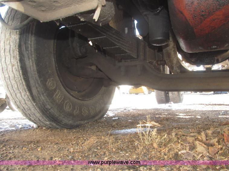 image for item F7249 1989 Mack MS300P truck cab and chassis