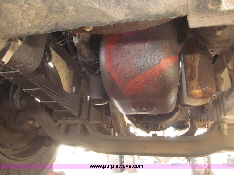 image for item F7249 1989 Mack MS300P truck cab and chassis