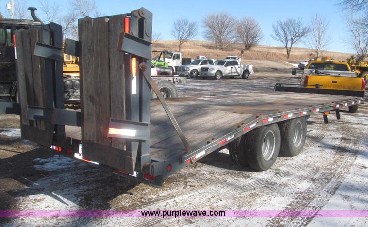 image for item F7250 2007 Kaufman 25' tag trailer