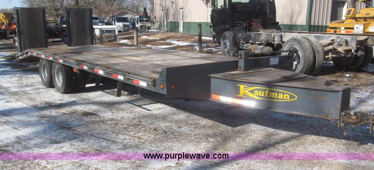 image for item F7250 2007 Kaufman 25' tag trailer