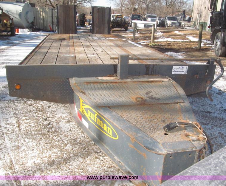 image for item F7250 2007 Kaufman 25' tag trailer