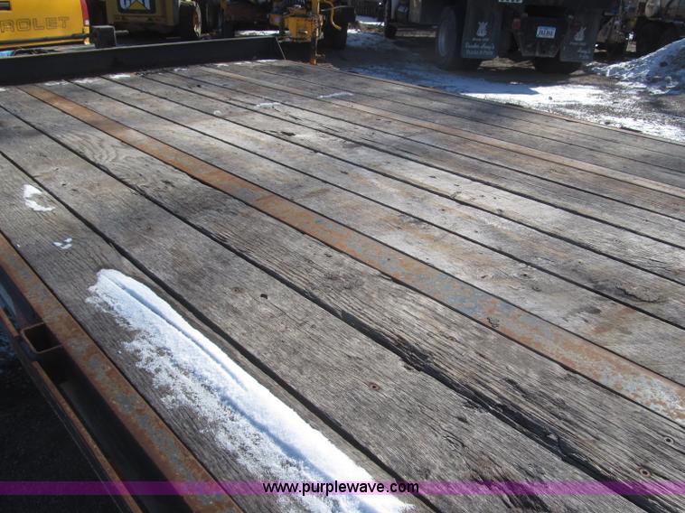 image for item F7250 2007 Kaufman 25' tag trailer