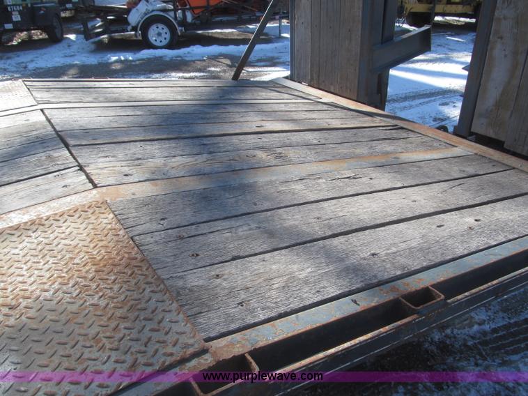 image for item F7250 2007 Kaufman 25' tag trailer