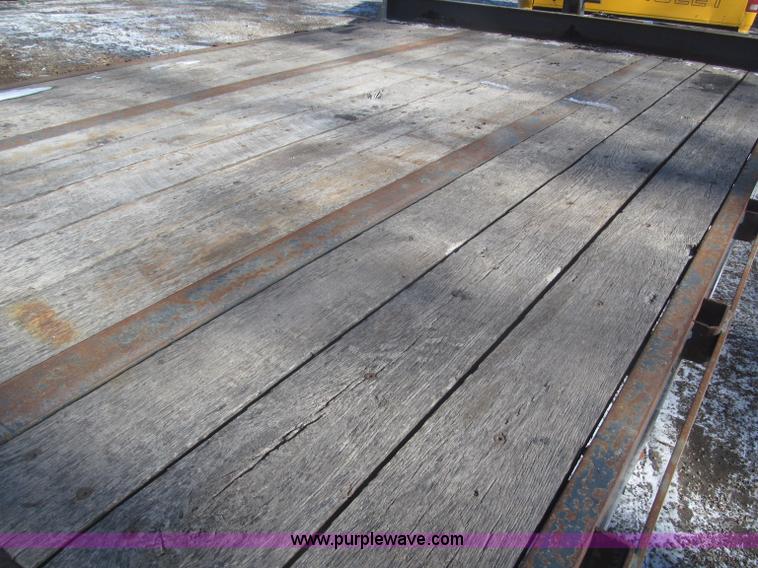 image for item F7250 2007 Kaufman 25' tag trailer