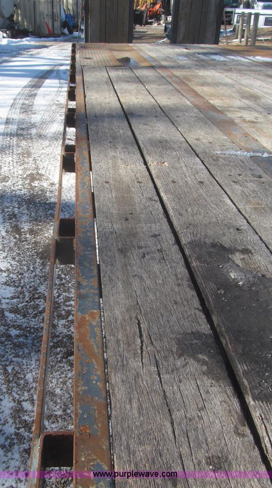 image for item F7250 2007 Kaufman 25' tag trailer