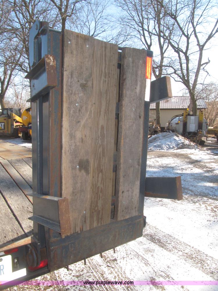 image for item F7250 2007 Kaufman 25' tag trailer