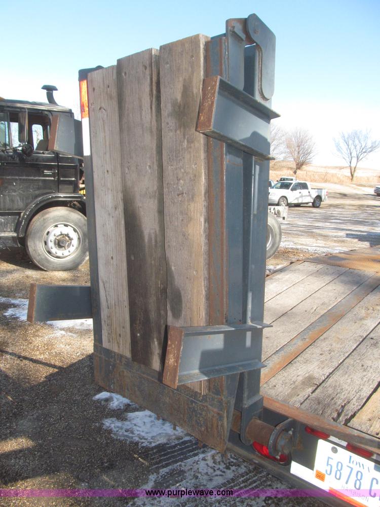 image for item F7250 2007 Kaufman 25' tag trailer