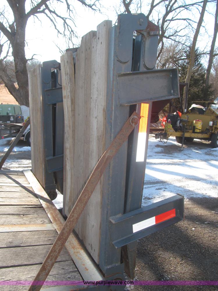 image for item F7250 2007 Kaufman 25' tag trailer