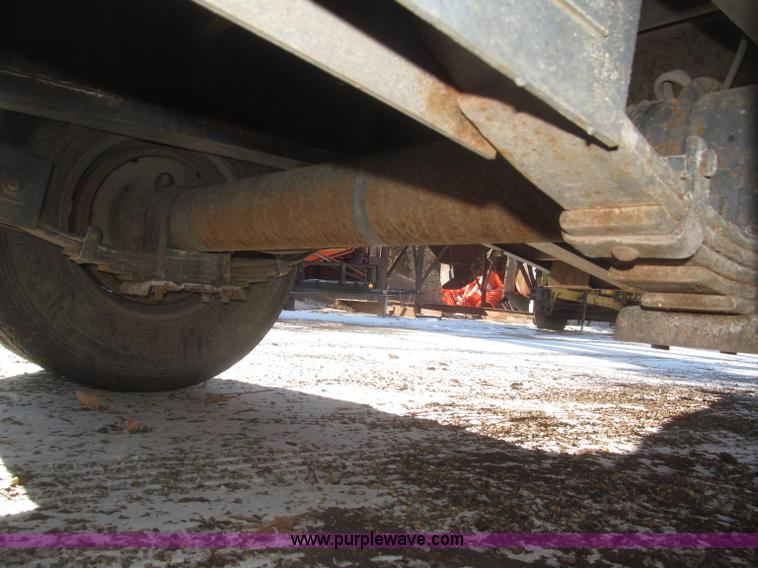 image for item F7250 2007 Kaufman 25' tag trailer