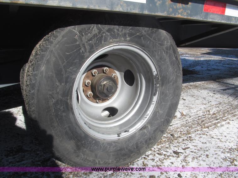 image for item F7250 2007 Kaufman 25' tag trailer