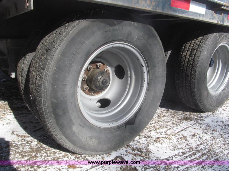 image for item F7250 2007 Kaufman 25' tag trailer