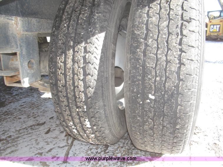 image for item F7250 2007 Kaufman 25' tag trailer