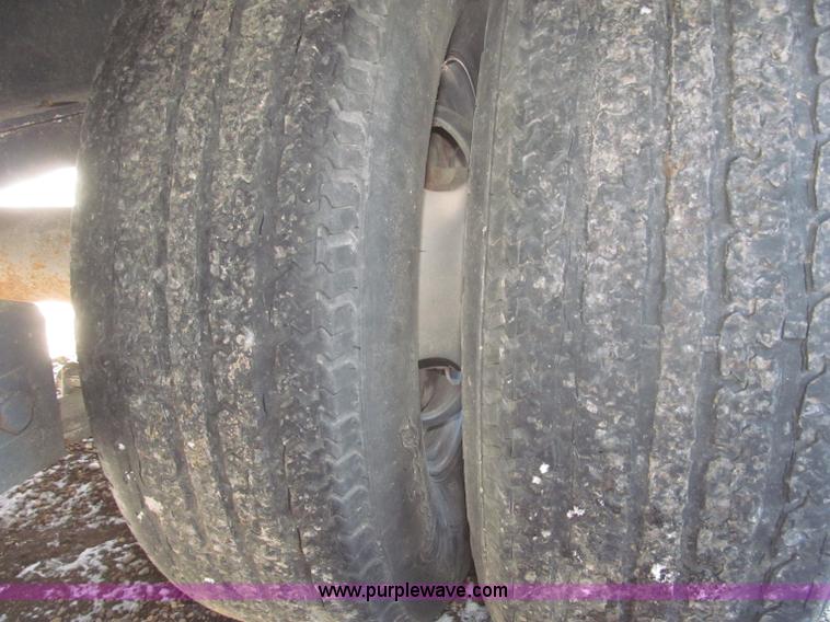 image for item F7250 2007 Kaufman 25' tag trailer