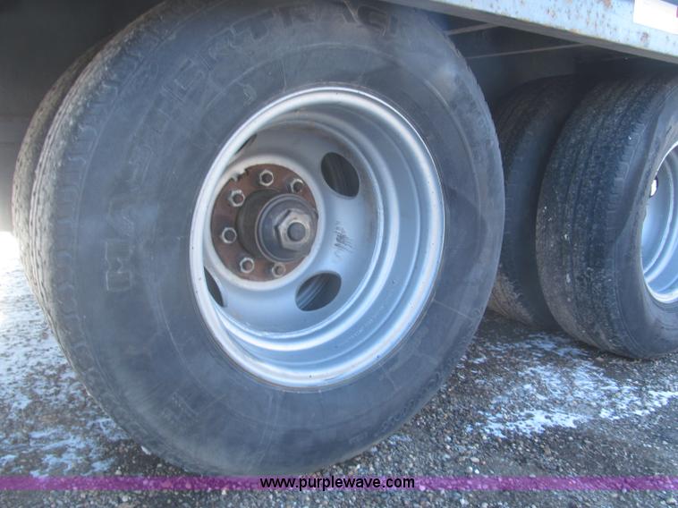 image for item F7250 2007 Kaufman 25' tag trailer