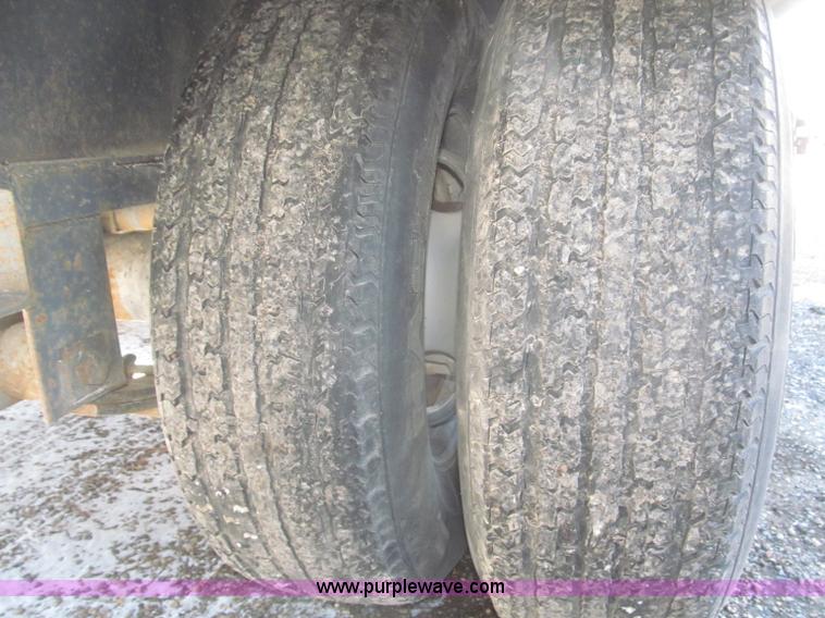 image for item F7250 2007 Kaufman 25' tag trailer