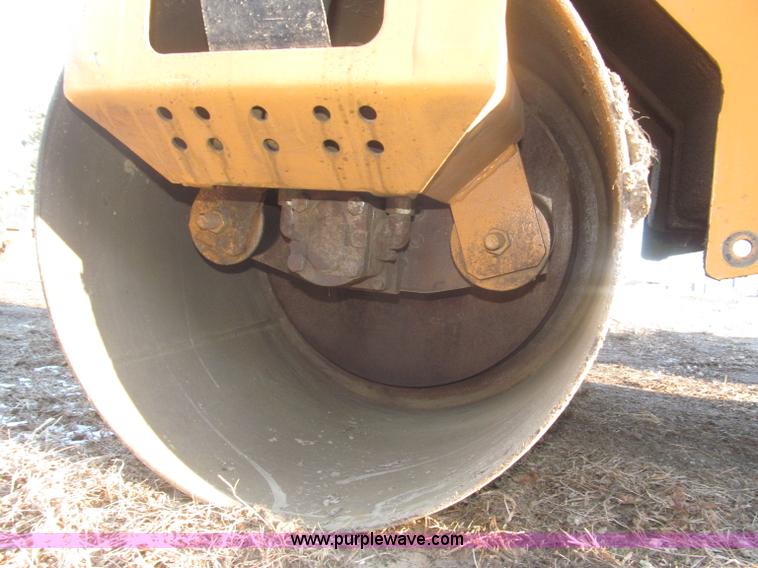 image for item F7254 Case VibroMax W102 articulated smooth drum roller