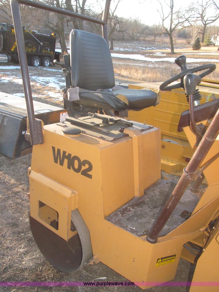 image for item F7254 Case VibroMax W102 articulated smooth drum roller