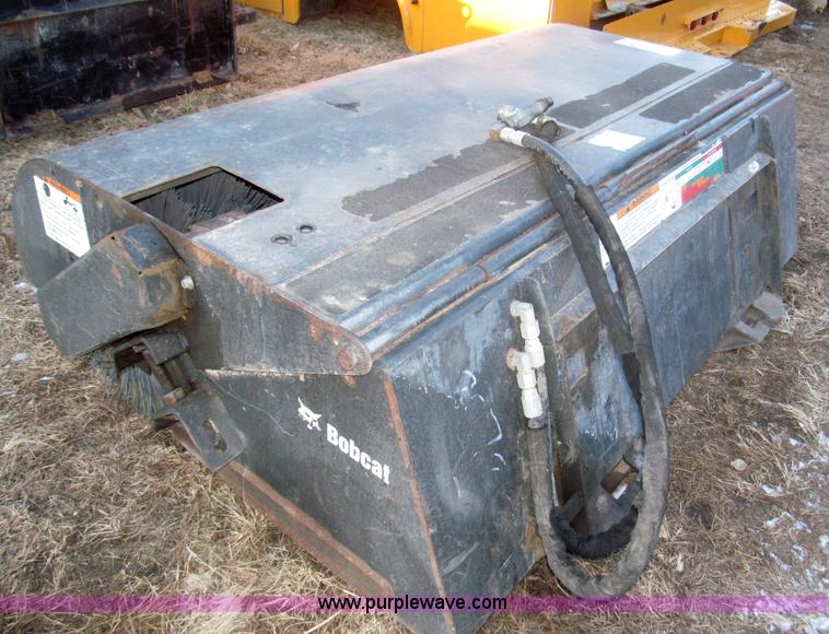 image for item F7256 2008 Bobcat 72" sweeper bucket broom
