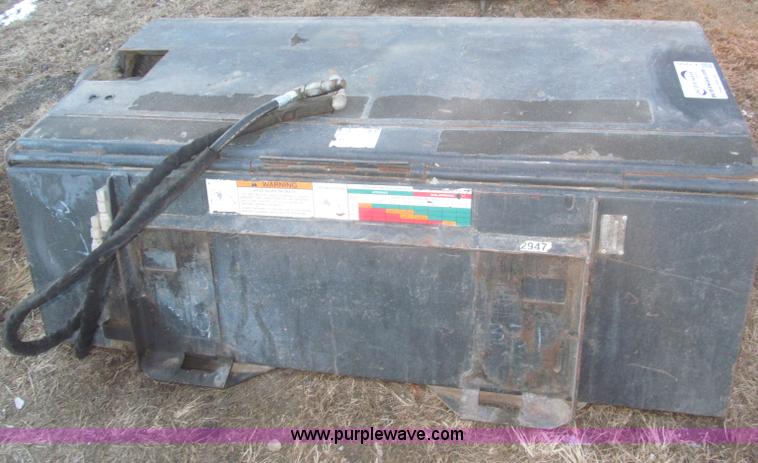 image for item F7256 2008 Bobcat 72" sweeper bucket broom