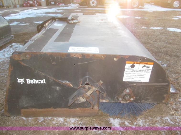 image for item F7256 2008 Bobcat 72" sweeper bucket broom